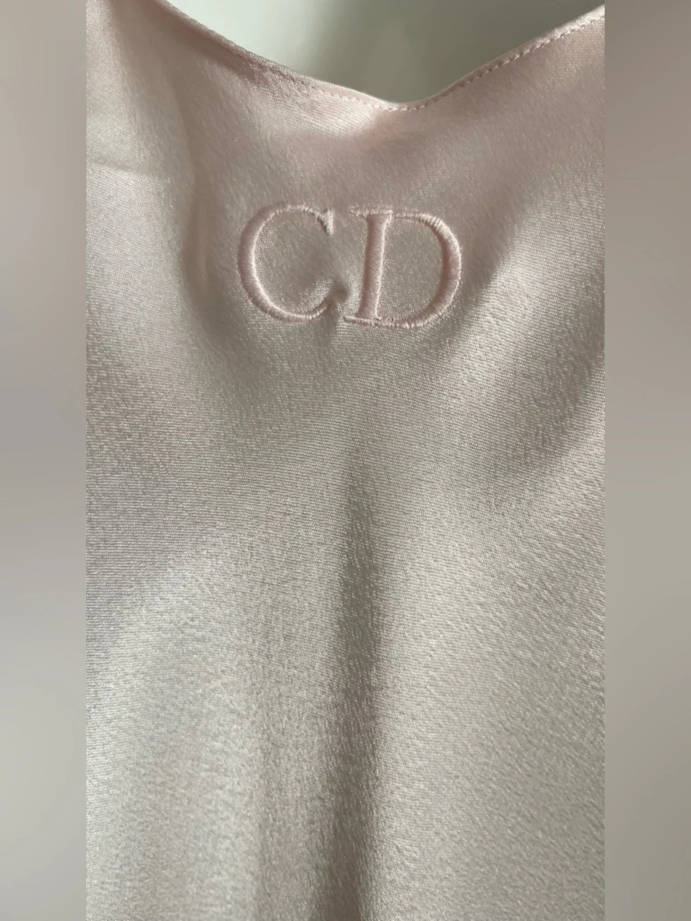 Christian dior pink silk night gown
Vintage - Picture 4 of 8